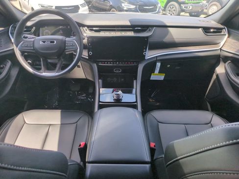 New 2026 Jeep Grand Cherokee Limited RWD image 16