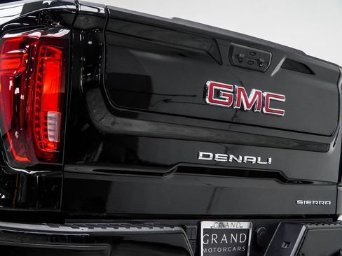 Used 2024 GMC Sierra 1500 Denali w/ Denali Reserve Package AWD/4WD image 16