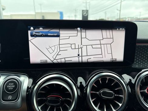 Certified 2025 Mercedes-Benz GLB 250 4MATIC image 11