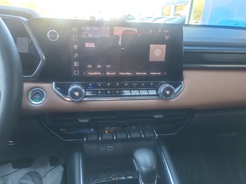 Used 2023 GMC Canyon AT4 w/ AT4 Premium Package image 7