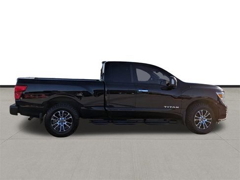 Used 2021 Nissan Titan SV w/ SV Convenience Package image 7