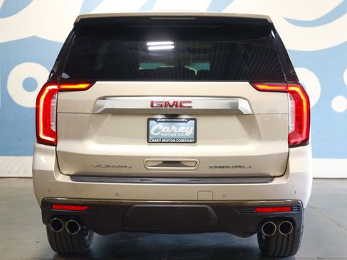 Used 2021 GMC Yukon Denali w/ Denali Premium Package image 15