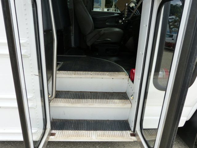 Used 2008 Chevrolet Express 3500 w/ School Bus Package RWD image 18