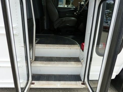 Used 2008 Chevrolet Express 3500 w/ School Bus Package image 18