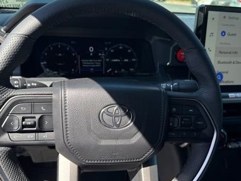 Used 2025 Toyota Tacoma TRD Off-Road image 14
