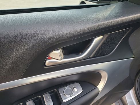 Used 2023 Genesis G70 2.0T image 20