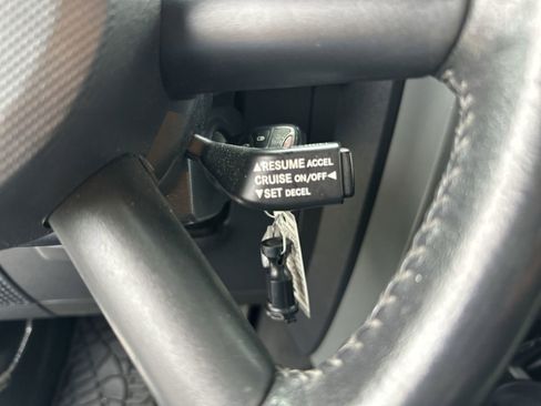 Used 2010 Jeep Wrangler Unlimited Rubicon w/ Dual Top Group AWD/4WD image 15