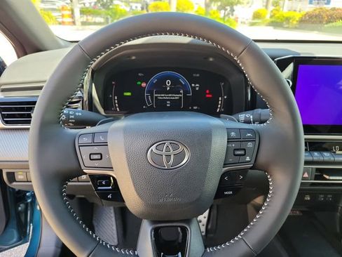 Used 2026 Toyota Camry SE w/ Multimedia Upgrade Package image 9