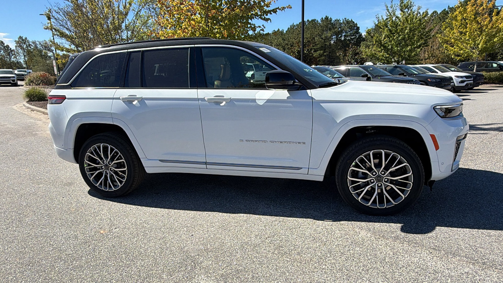 New 2027 Jeep Grand Cherokee Summit AWD/4WD image 7