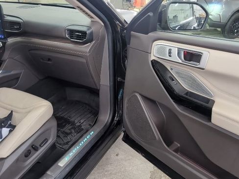 Used 2022 Ford Explorer Platinum w/ Equipment Group 601A image 33