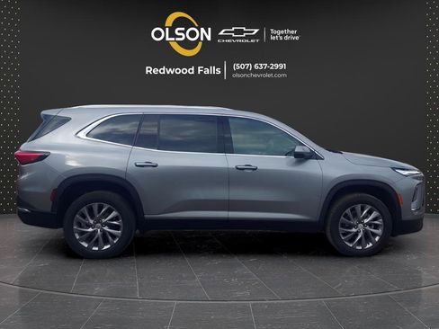 Used 2025 Buick Enclave Preferred AWD/4WD image 6