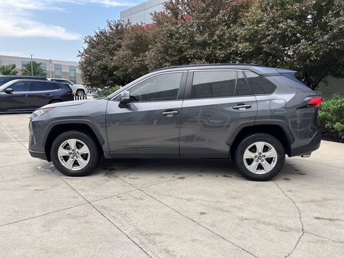 Used 2021 Toyota RAV4 XLE FWD image 8