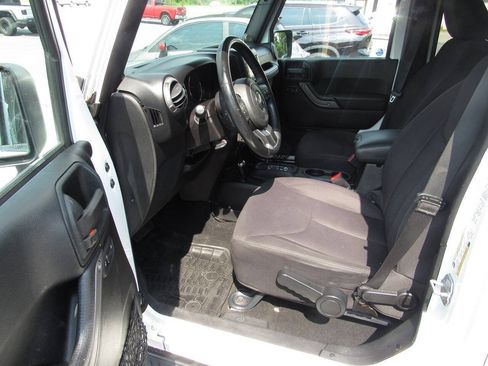 Used 2014 Jeep Wrangler Unlimited Sport w/ Quick Order Package 24S AWD/4WD image 17