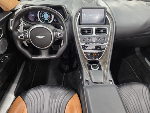 Used 2022 Aston Martin DB11 Volante RWD image 10