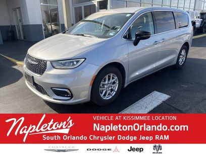 Used 2024 Chrysler Pacifica Touring-L