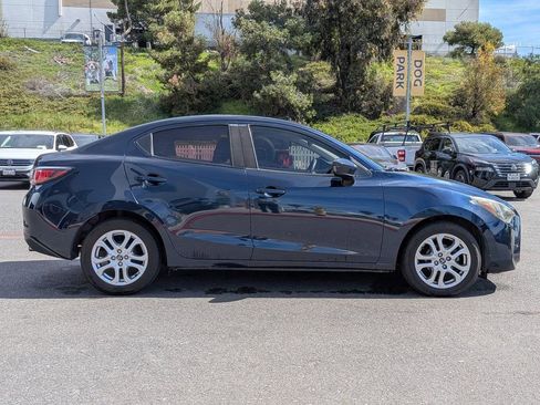 Used 2018 Toyota Yaris iA image 6