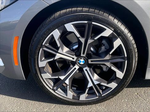 Used 2025 BMW 330i Sedan w/ Convenience Package image 11
