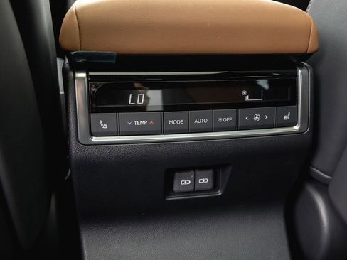 Used 2025 Lexus GX 550 w/ Accessory Package (Z1) AWD/4WD image 29
