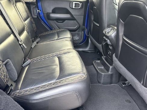 Used 2020 Jeep Wrangler Unlimited Sahara image 19