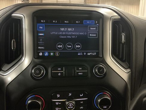 Used 2021 Chevrolet Silverado 2500 LT w/ Convenience Package image 16