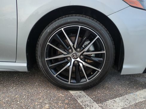 Used 2024 Toyota Camry SE FWD image 11