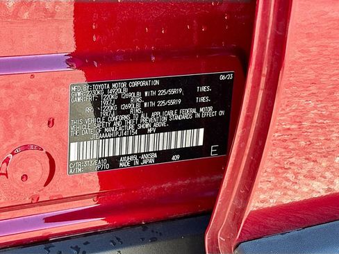 Used 2023 Toyota Venza Limited image 30