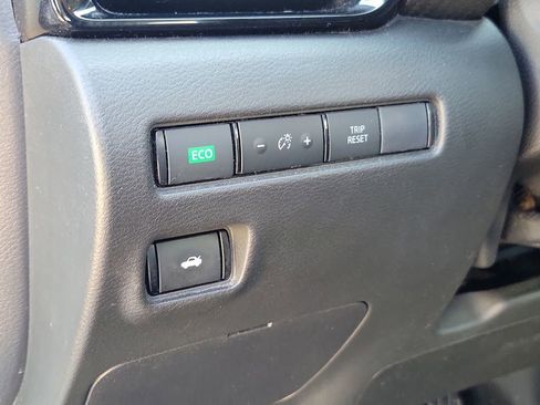 Used 2024 Nissan Sentra SV image 16