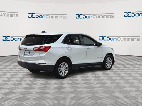 Used 2021 Chevrolet Equinox LS w/ LS Convenience Package FWD image 8