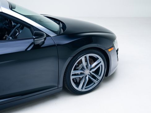 Used 2014 Audi R8 V8 image 17