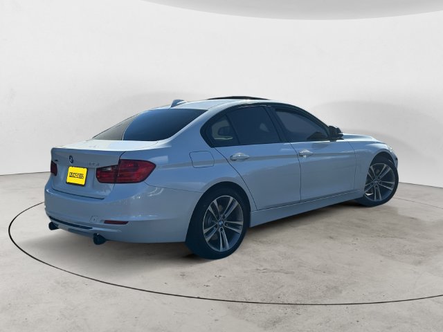Used 2013 BMW 335i xDrive Sedan w/ Technology Pkg AWD/4WD image 5