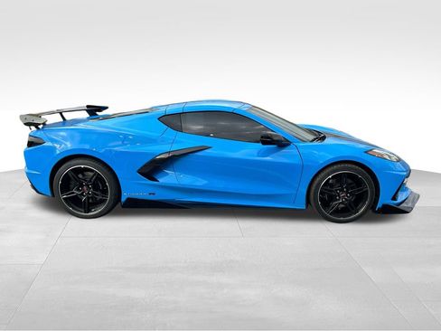 Used 2022 Chevrolet Corvette Stingray Premium Cpe w/ Z51 Performance Package RWD image 6