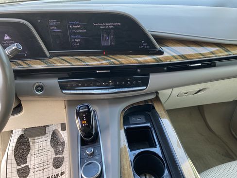 Used 2021 Cadillac Escalade Premium Luxury Platinum image 14