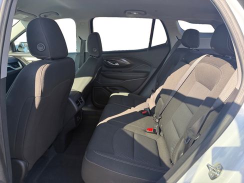 Used 2024 GMC Terrain SLE w/ Driver Convenience Package image 16