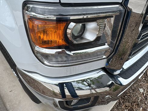 Used 2016 GMC Sierra 2500 SLT w/ Duramax Plus Package AWD/4WD image 10