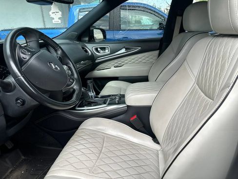 Used 2019 INFINITI QX60 Luxe w/ Limited Package FWD image 2
