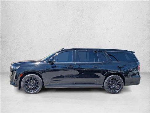 Used 2023 Cadillac Escalade ESV Sport Platinum w/ LPO, ONYX Package AWD/4WD image 9