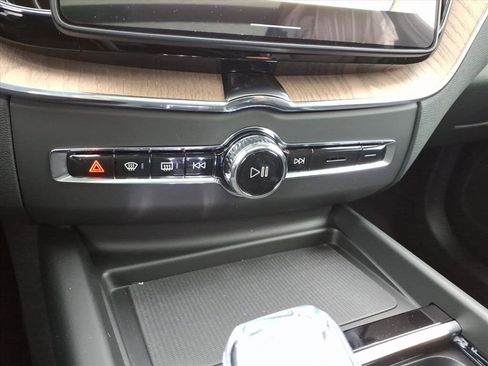 New 2026 Volvo XC60 B5 Ultra w/ Protection Package Premier AWD/4WD image 8