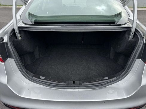 Used 2016 Ford Fusion SE FWD image 15