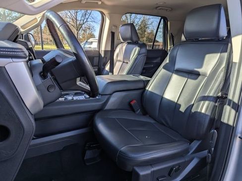 Used 2024 Ford Expedition Max XLT image 27