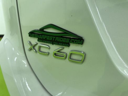 Used 2016 Volvo XC60 T6 Platinum w/ Climate Package FWD image 12
