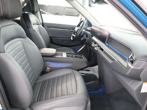 Used 2024 Kia EV9 Land image 26