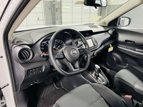 New 2025 Nissan Kicks Play S image 18