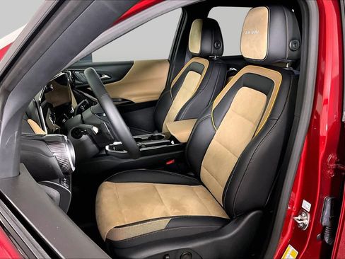 Certified 2026 Chevrolet Equinox ACTIV w/ LPO, Floor Liner Package FWD image 15