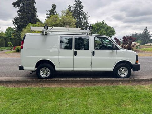 Used 2013 Chevrolet Express 2500 RWD image 6