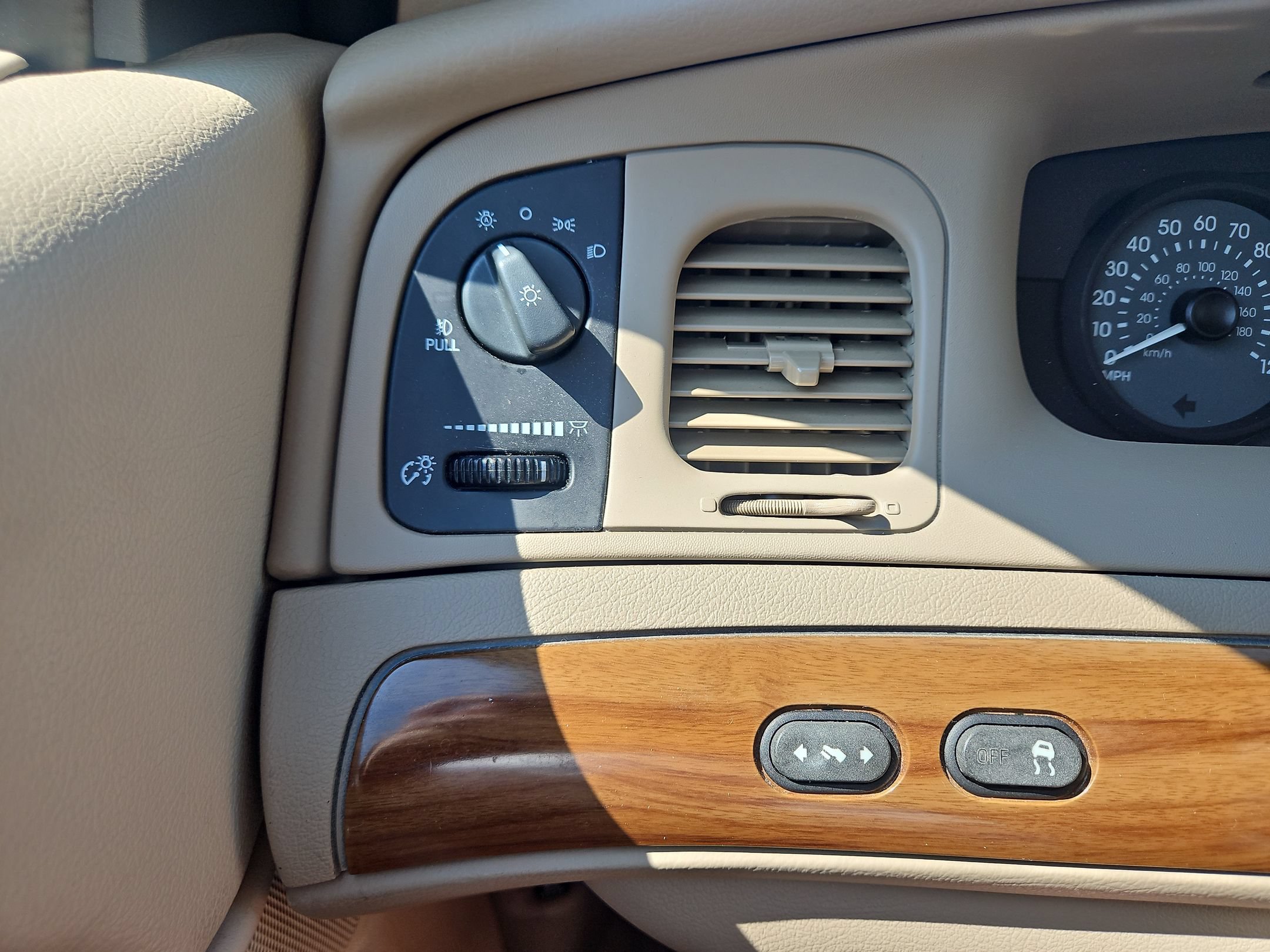 Used 2006 Mercury Grand Marquis LS RWD image 25