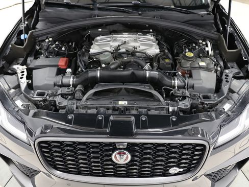 Used 2021 Jaguar F-PACE SVR image 96