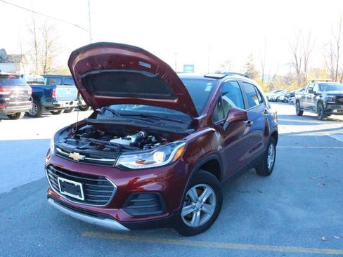Certified 2022 Chevrolet Trax LT w/ Driver Confidence Package image 8