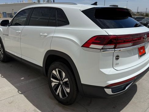 Used 2025 Volkswagen Atlas Cross Sport SE FWD image 7