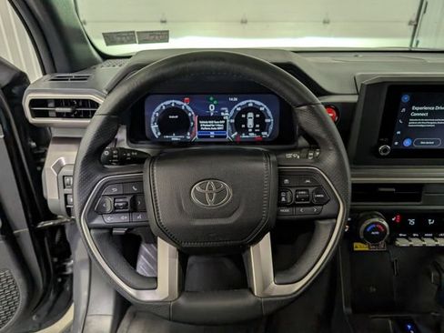 Used 2025 Toyota 4Runner TRD Off-Road image 16