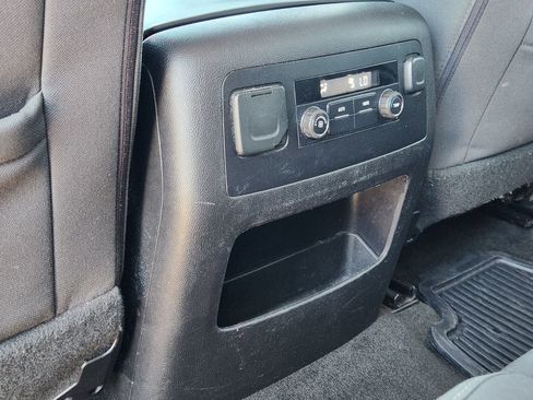 Used 2016 GMC Yukon SLE w/ Convenience Package image 32